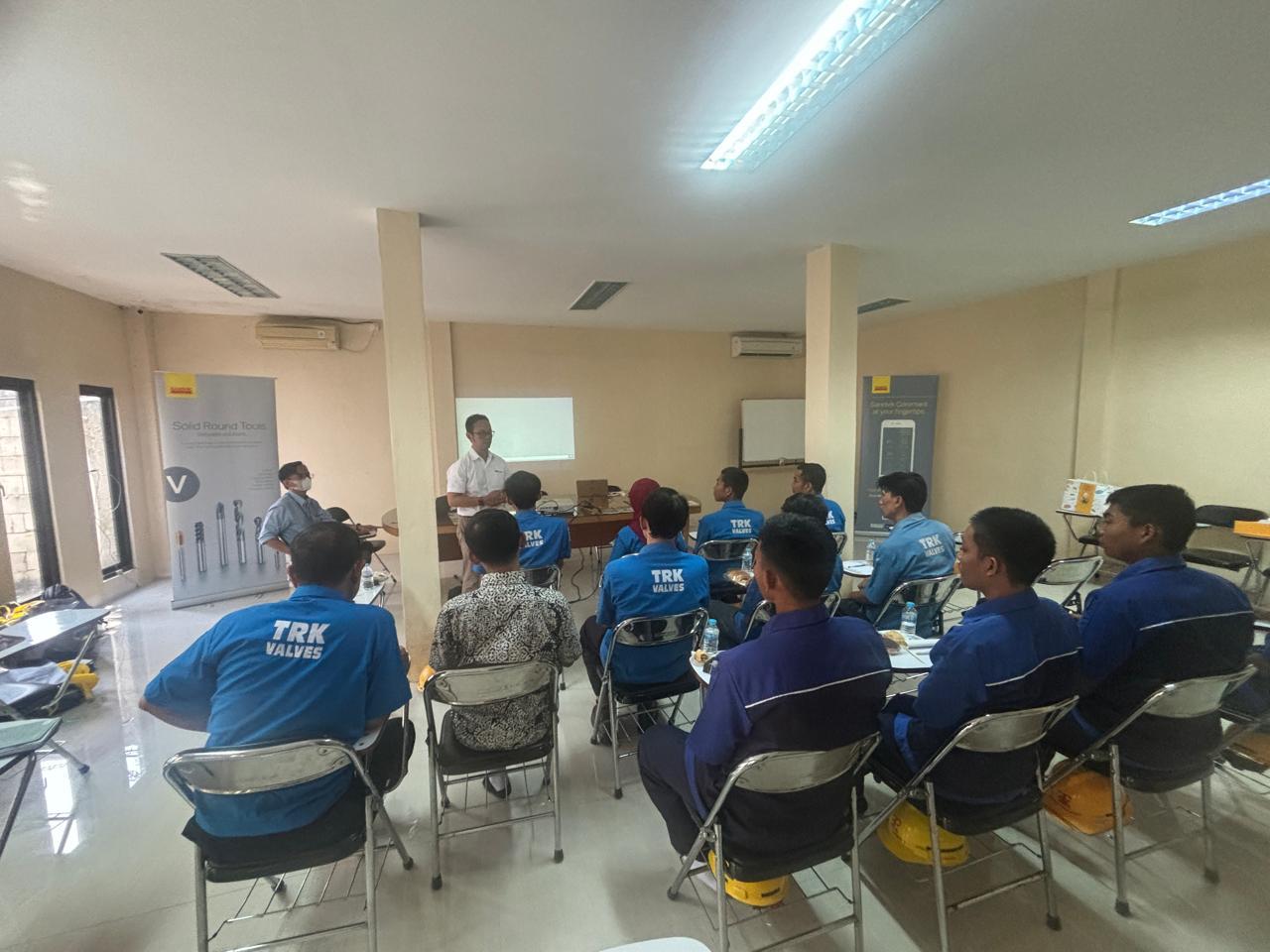 MagicWandMedia Sandvik Coromant Provides Training to Indonesian Valve Manufacturer